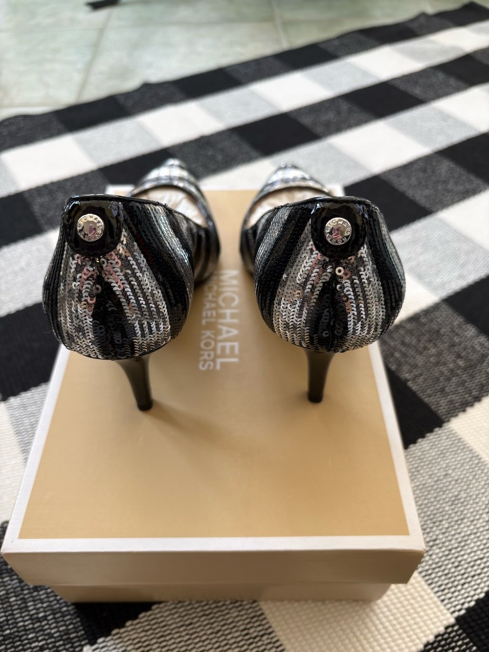 Michael Kors Black and Silver Mid Flex Pump Sequin Dress Heel - Picture 2 of 8